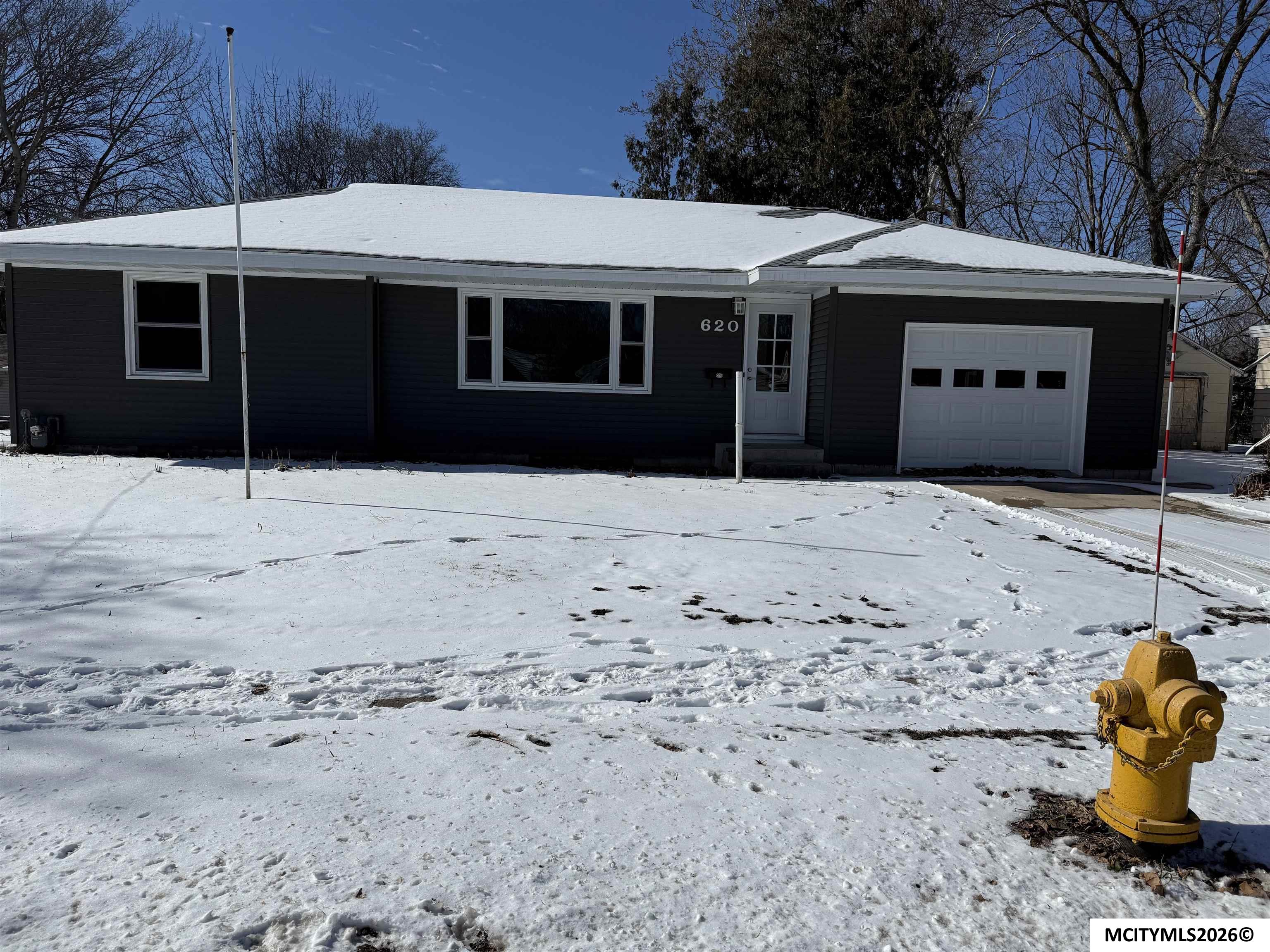 620 N Jackson Mason City IA 50401