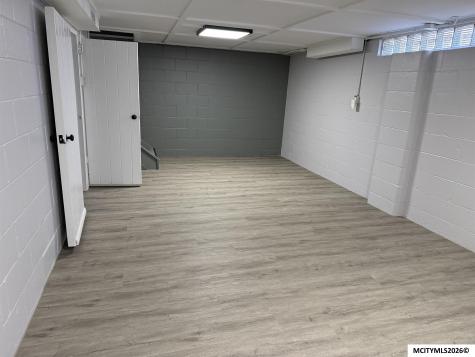 620 N Jackson Mason City IA 50401