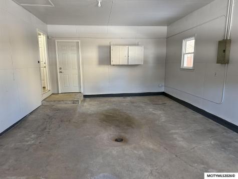 620 N Jackson Mason City IA 50401