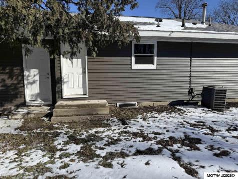 620 N Jackson Mason City IA 50401