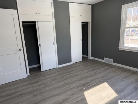620 N Jackson Mason City IA 50401