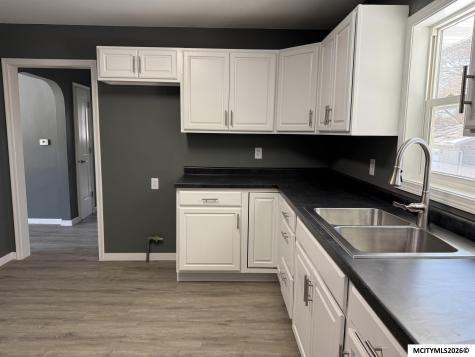 620 N Jackson Mason City IA 50401