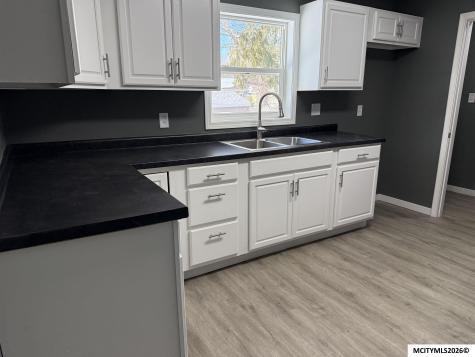 620 N Jackson Mason City IA 50401
