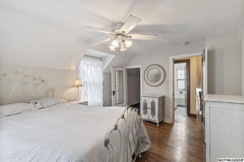 112 S Vermont Mason City IA 50401