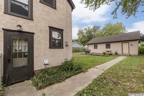 112 S Vermont Mason City IA 50401