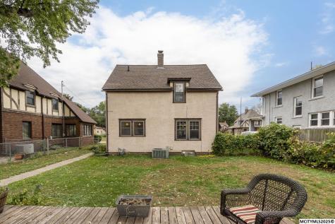 112 S Vermont Mason City IA 50401