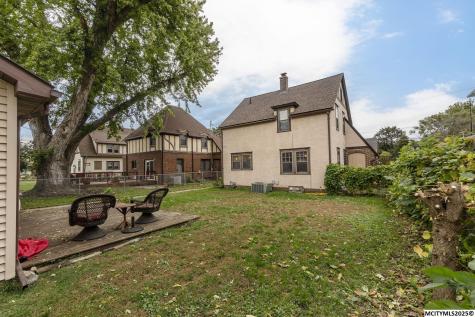 112 S Vermont Mason City IA 50401