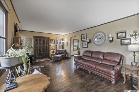 112 S Vermont Mason City IA 50401