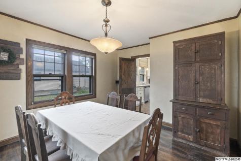 112 S Vermont Mason City IA 50401