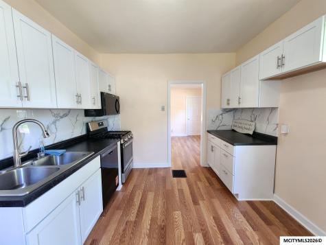326 1st NW Mason City IA 50401