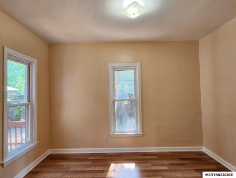 326 1st NW Mason City IA 50401