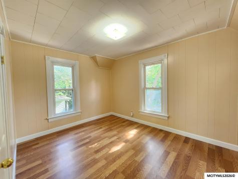 326 1st NW Mason City IA 50401