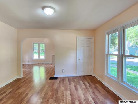 326 1st NW Mason City IA 50401