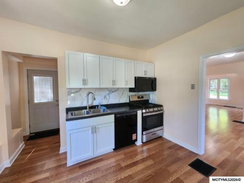 326 1st NW Mason City IA 50401
