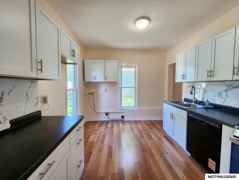 326 1st NW Mason City IA 50401