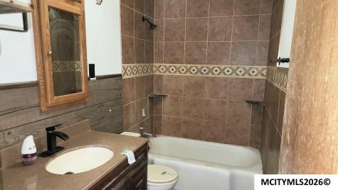 1109 12th NW Mason City IA 50401