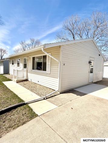 36 Mission Drive Mason City IA 50401