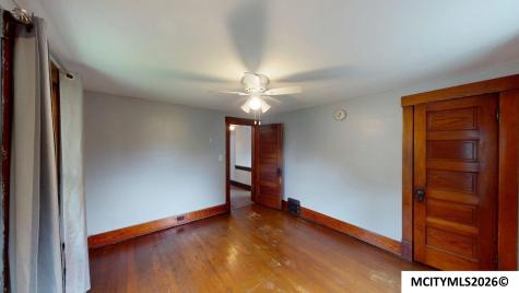 1523 N Monroe Mason City IA 50401