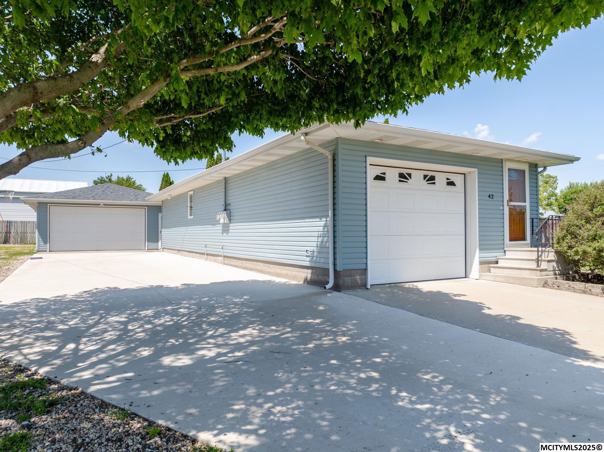 42 33rd SE Mason City IA 50401