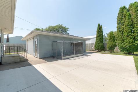 42 33rd SE Mason City IA 50401