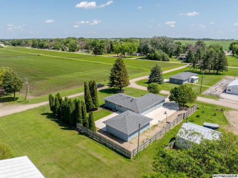 42 33rd SE Mason City IA 50401