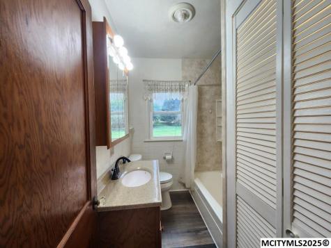 727 2nd SW Mason City IA 50401