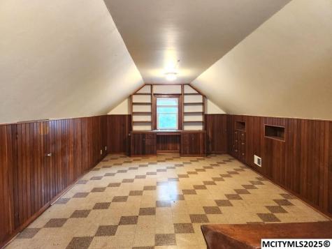 727 2nd SW Mason City IA 50401