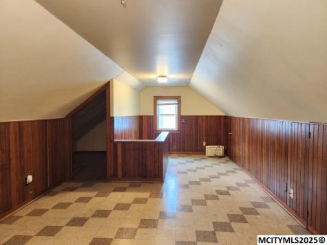 727 2nd SW Mason City IA 50401