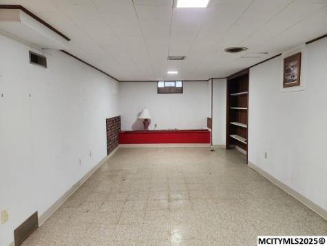 727 2nd SW Mason City IA 50401