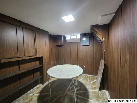 727 2nd SW Mason City IA 50401