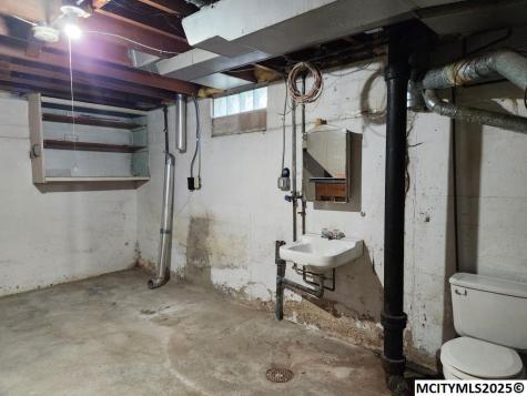 727 2nd SW Mason City IA 50401