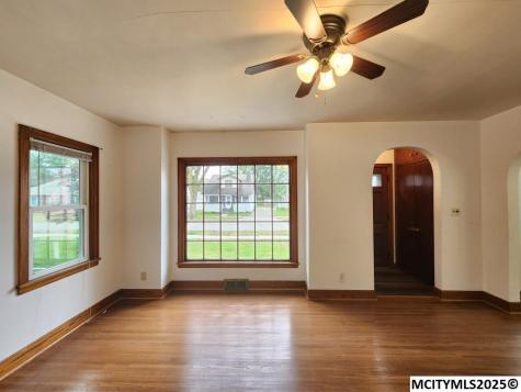 727 2nd SW Mason City IA 50401