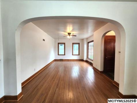 727 2nd SW Mason City IA 50401