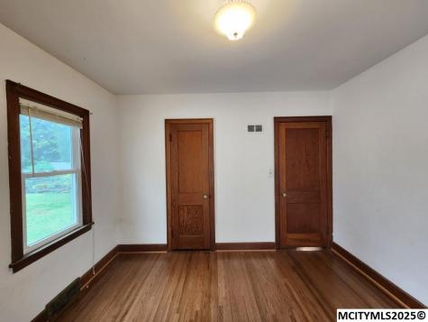 727 2nd SW Mason City IA 50401