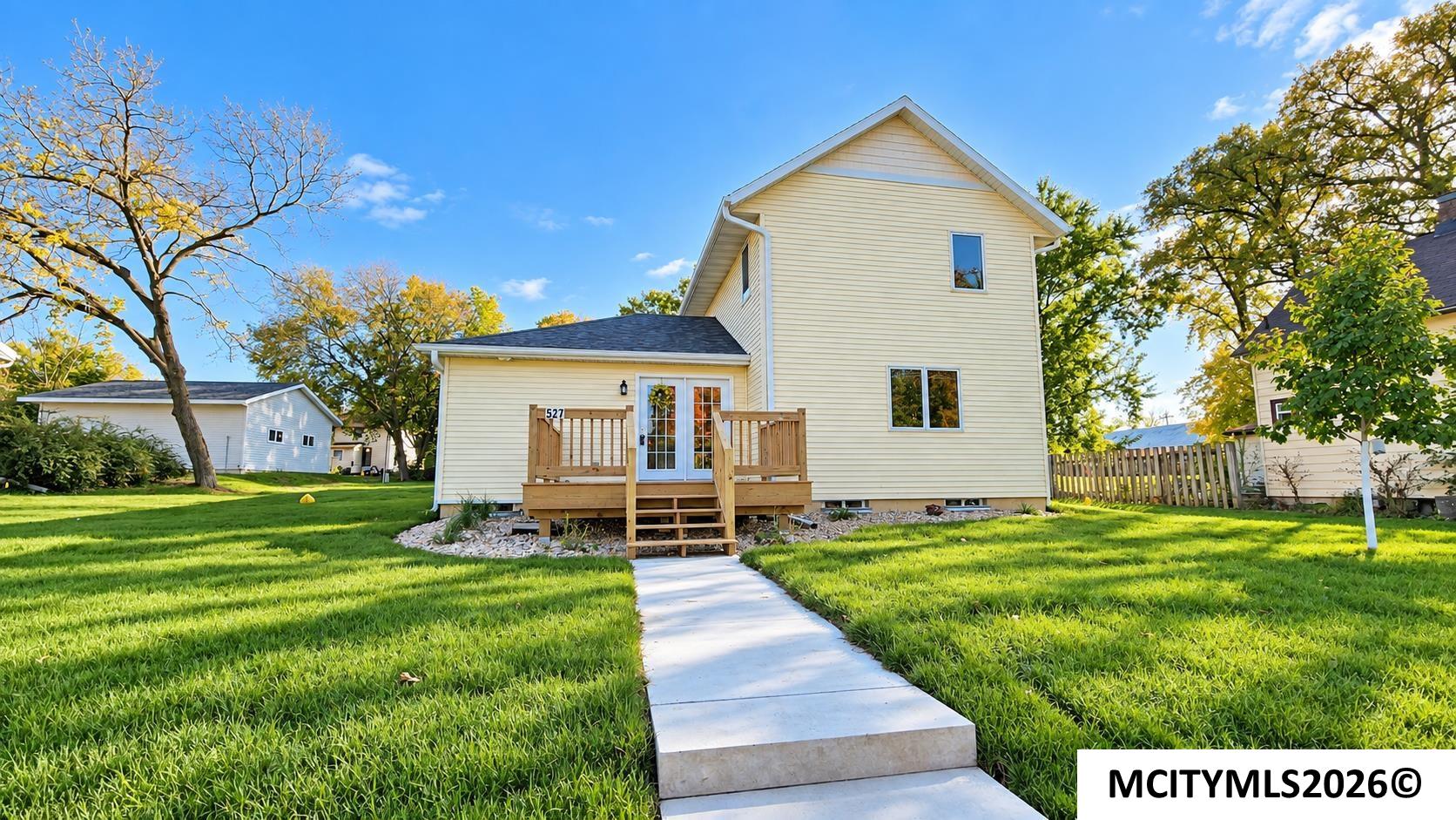 527 NE 4th Street Mason City IA 50401
