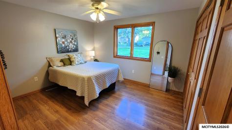 527 NE 4th Street Mason City IA 50401