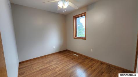 527 NE 4th Street Mason City IA 50401