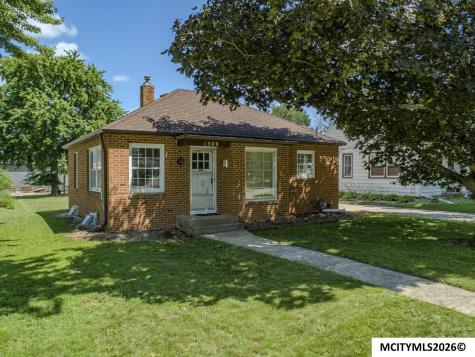 1309 S Carolina Mason City IA 50401