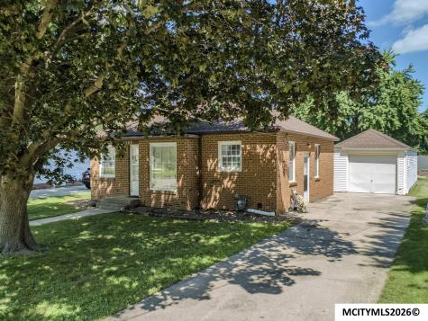 1309 S Carolina Mason City IA 50401