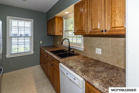 1309 S Carolina Mason City IA 50401