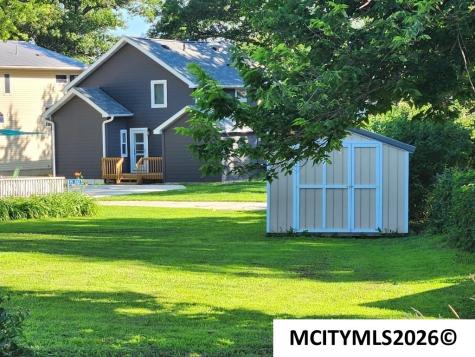 15257 Thoburn Avenue Clear Lake IA 50428