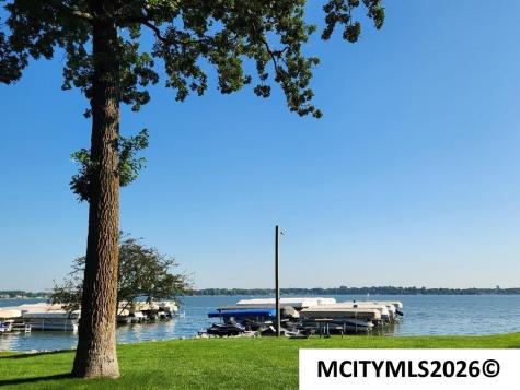 15257 Thoburn Avenue Clear Lake IA 50428