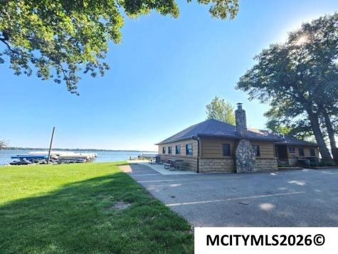 15257 Thoburn Avenue Clear Lake IA 50428