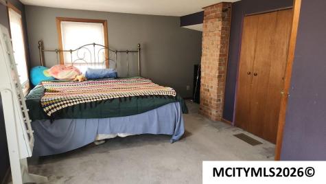 935 11th NE Mason City IA 50401