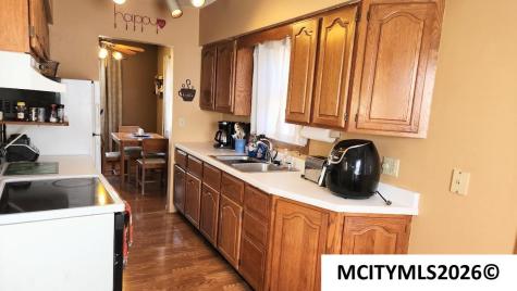 935 11th NE Mason City IA 50401