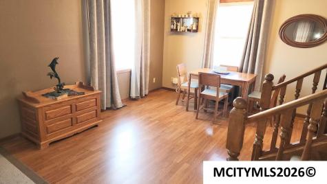 935 11th NE Mason City IA 50401