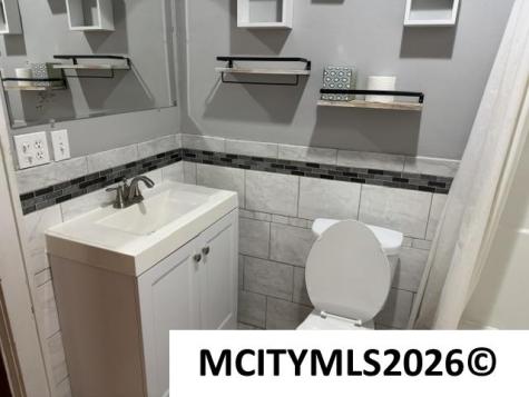 106 S Harrison Lake Mills IA 50450
