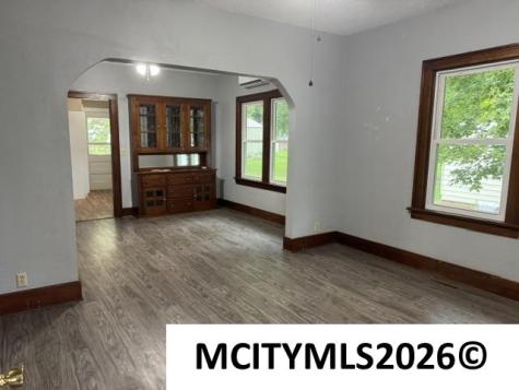 106 S Harrison Lake Mills IA 50450