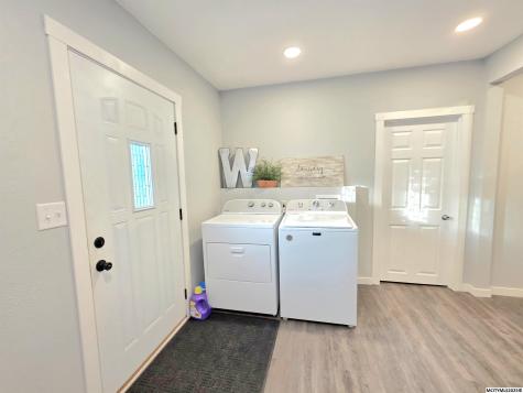 627 2nd Street Meservey IA 50457