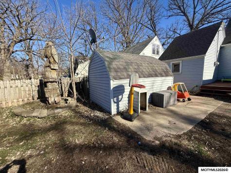 606 11th NE Mason City IA 50401